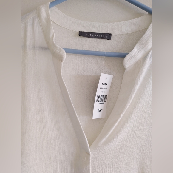 Short Sleeved Blouse from Suzy Shier Size XS - Picture 5 of 6